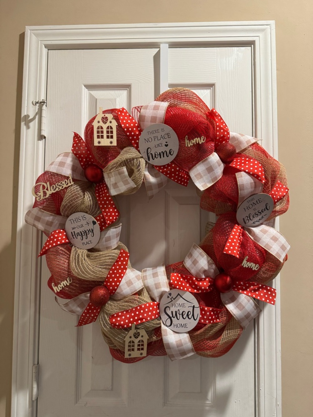 Home Holiday Red & White 'Home Sweet Home' Decorative Wreath
